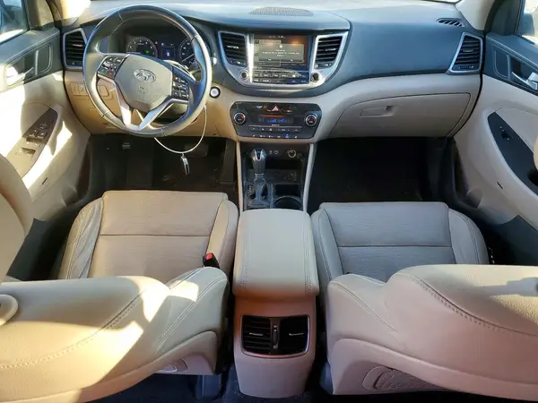 KM8J33A40HU529012 2017 HYUNDAI TUCSON - Image 8