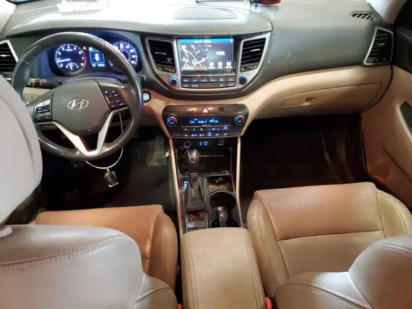 KM8J33A40HU529415 2017 HYUNDAI TUCSON - Image 8