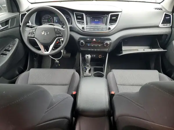 KM8J33A40HU530001 2017 HYUNDAI TUCSON - Image 8