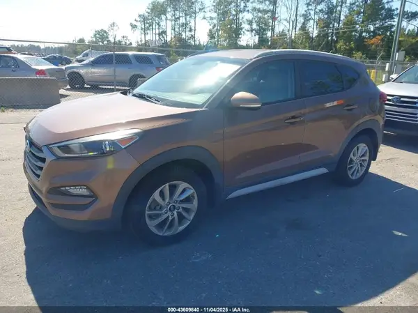 KM8J33A40HU530161 2017 HYUNDAI TUCSON - Image 2