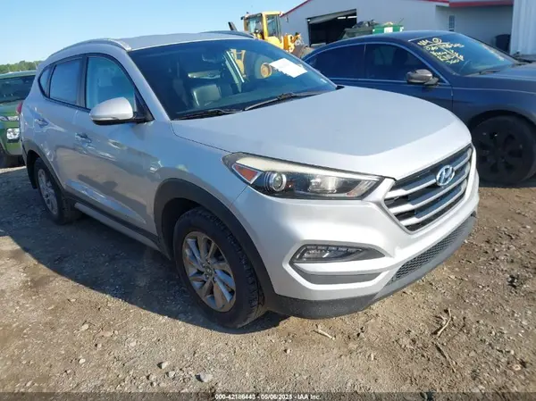 KM8J33A40HU535165 2017 HYUNDAI TUCSON - Image 1