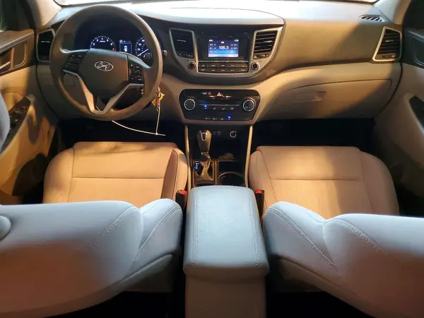 KM8J33A40HU556484 2017 HYUNDAI TUCSON - Image 8