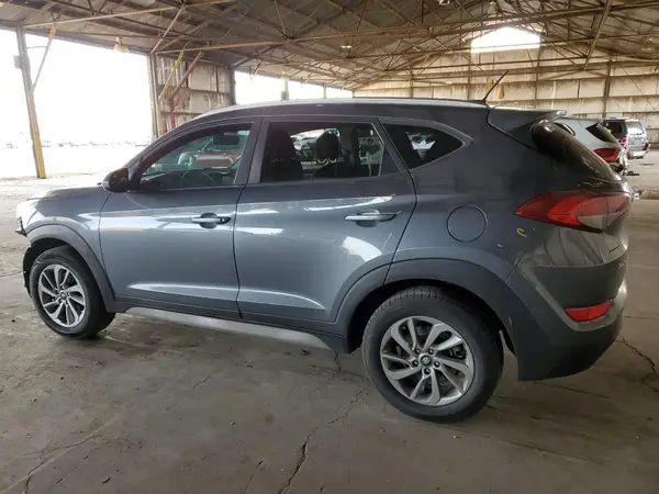 KM8J33A40HU562575 2017 HYUNDAI TUCSON - Image 2