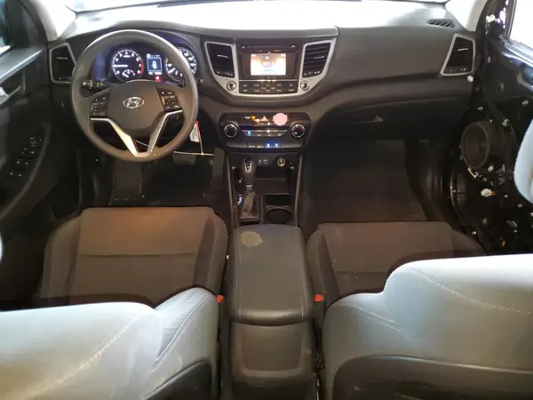 KM8J33A40HU562575 2017 HYUNDAI TUCSON - Image 8