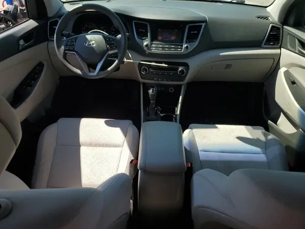 KM8J33A40HU562785 2017 HYUNDAI TUCSON - Image 8