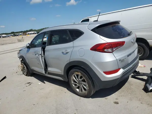 KM8J33A40HU575326 2017 HYUNDAI TUCSON - Image 2