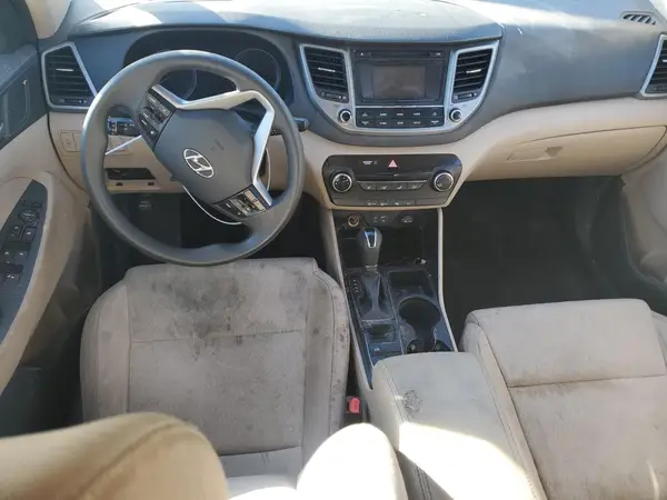 KM8J33A40HU587055 2017 HYUNDAI TUCSON - Image 8