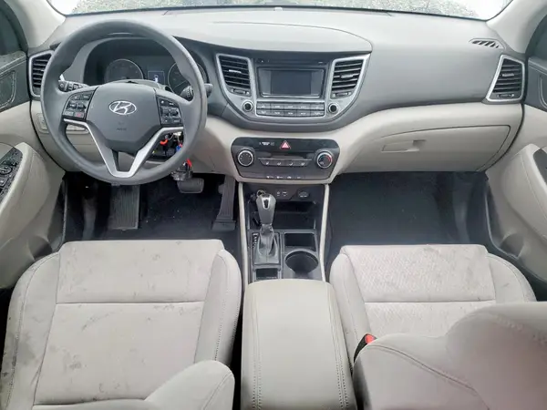 KM8J33A40HU588044 2017 HYUNDAI TUCSON - Image 8