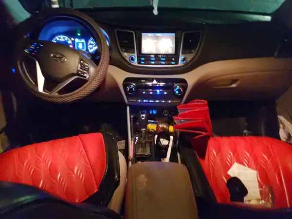 KM8J33A40JU25506 2018 HYUNDAI TUCSON - Image 8