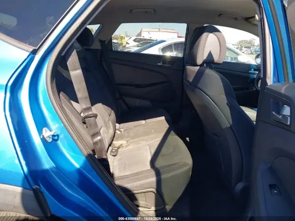 KM8J33A40JU628211 2018 HYUNDAI TUCSON - Image 8