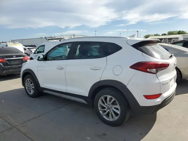 KM8J33A40JU638981 2018 HYUNDAI TUCSON - Image 2