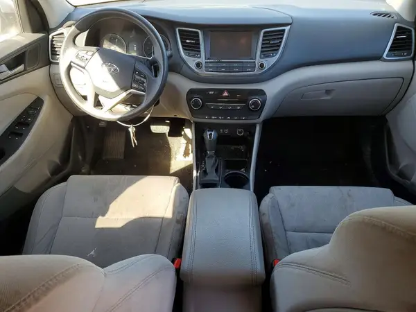 KM8J33A40JU639323 2018 HYUNDAI TUCSON - Image 8