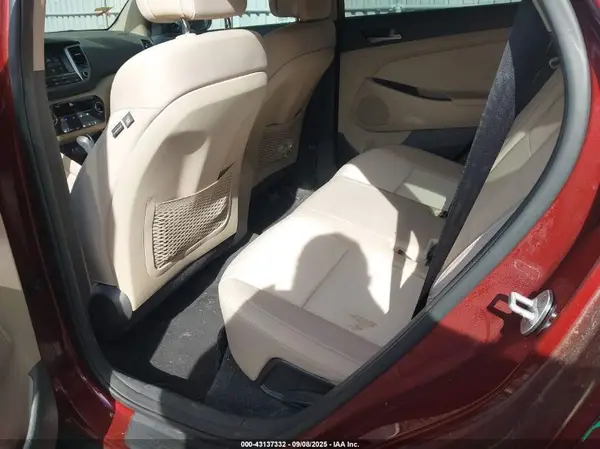 KM8J33A40JU652752 2018 HYUNDAI TUCSON - Image 8