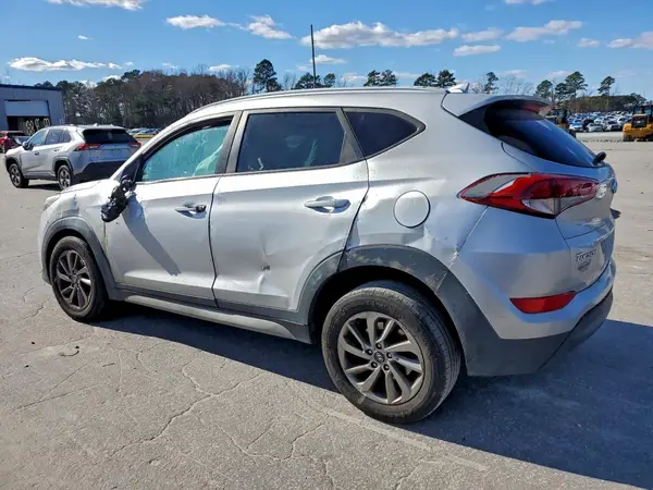 KM8J33A40JU660110 2018 HYUNDAI TUCSON - Image 2
