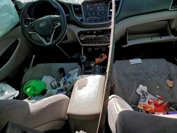 KM8J33A40JU660110 2018 HYUNDAI TUCSON - Image 8