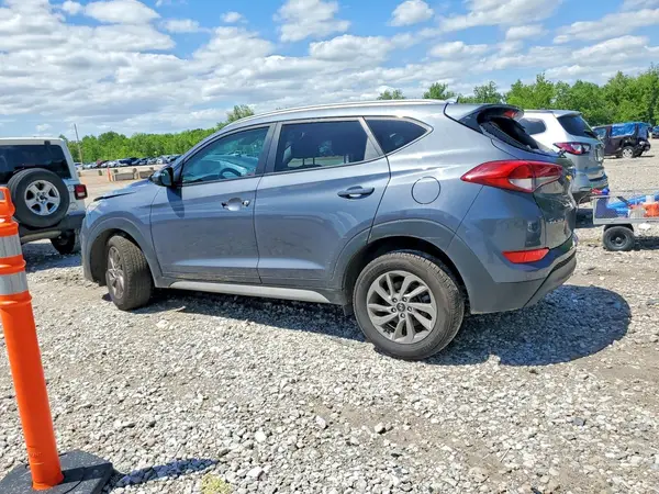 KM8J33A40JU667252 2018 HYUNDAI TUCSON - Image 2