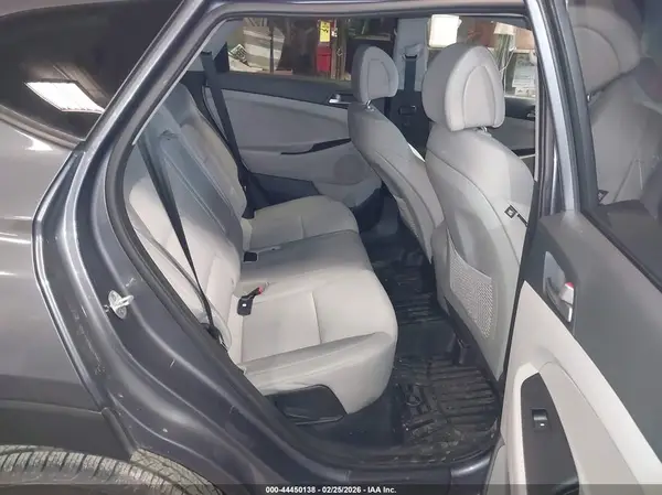 KM8J33A40JU668661 2018 HYUNDAI TUCSON - Image 8