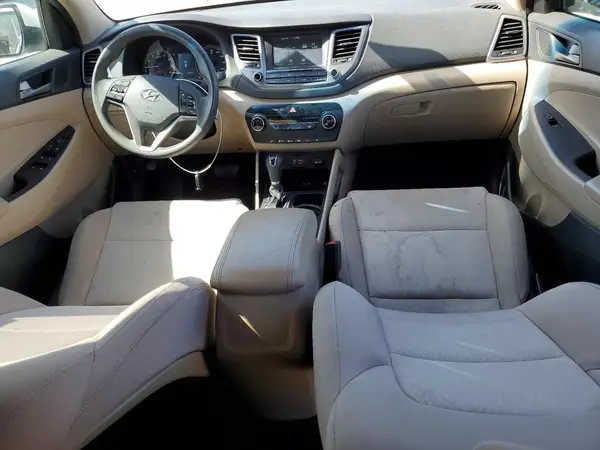 KM8J33A40JU670104 2018 HYUNDAI TUCSON - Image 8