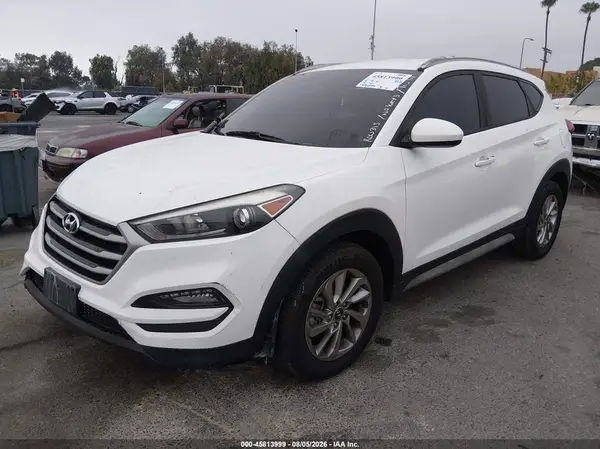 KM8J33A40JU670300 2018 HYUNDAI TUCSON - Image 2