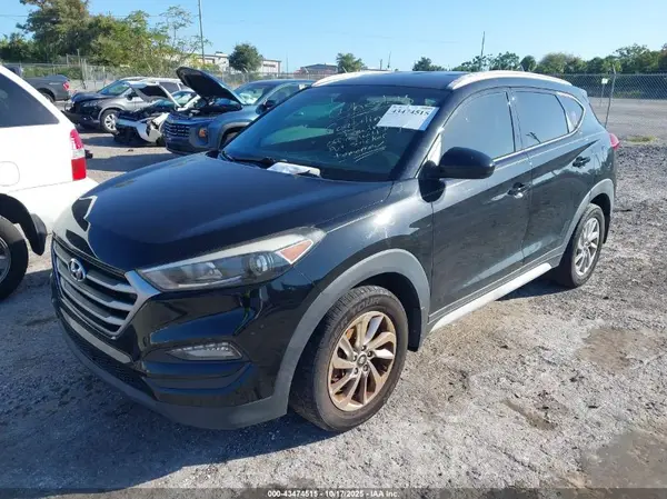 KM8J33A40JU671964 2018 HYUNDAI TUCSON - Image 2