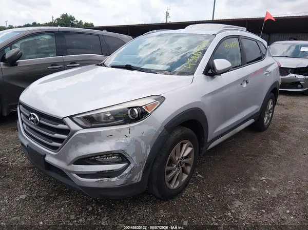 KM8J33A40JU672080 2018 HYUNDAI TUCSON - Image 2