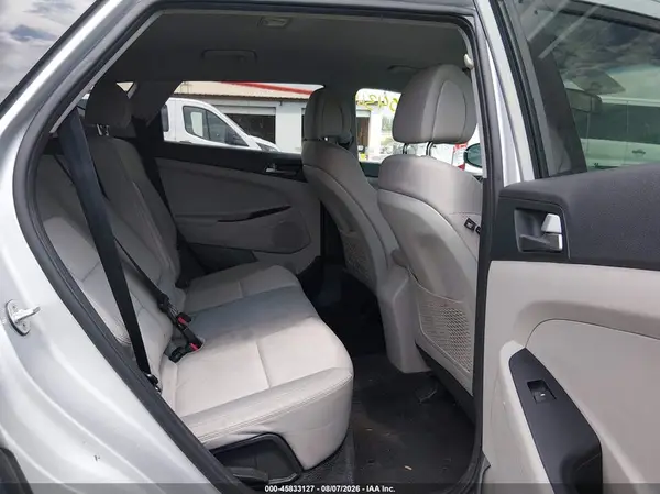 KM8J33A40JU672080 2018 HYUNDAI TUCSON - Image 8