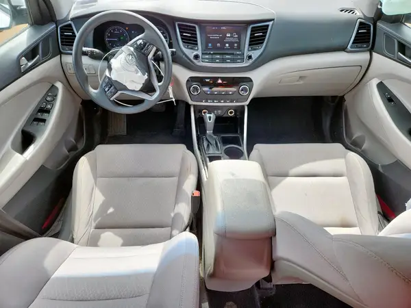 KM8J33A40JU672421 2018 HYUNDAI TUCSON - Image 8