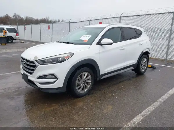 KM8J33A40JU674234 2018 HYUNDAI TUCSON - Image 2