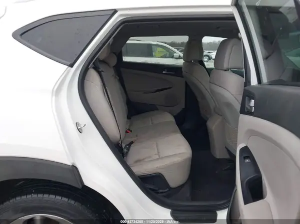 KM8J33A40JU674234 2018 HYUNDAI TUCSON - Image 8