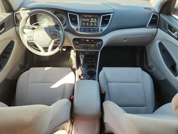KM8J33A40JU674802 2018 HYUNDAI TUCSON - Image 8
