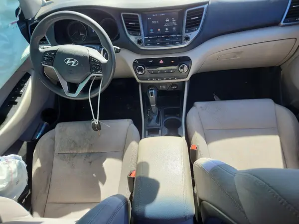 KM8J33A40JU677246 2018 HYUNDAI TUCSON - Image 8