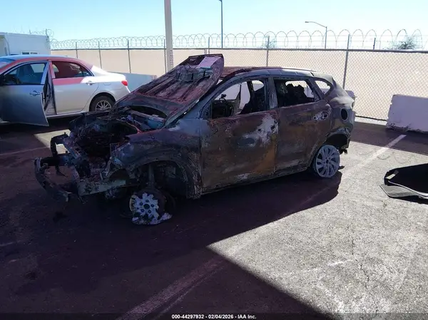 KM8J33A40JU678932 2018 HYUNDAI TUCSON - Image 2