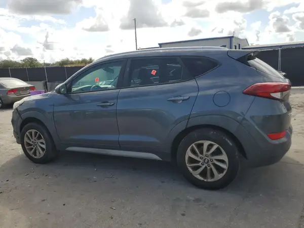 KM8J33A40JU679420 2018 HYUNDAI TUCSON - Image 2