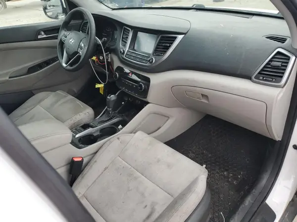 KM8J33A40JU684293 2018 HYUNDAI TUCSON - Image 8