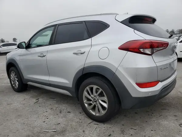 KM8J33A40JU688599 2018 HYUNDAI TUCSON - Image 2