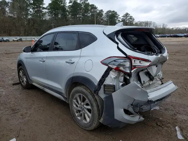 KM8J33A40JU689445 2018 HYUNDAI TUCSON - Image 2