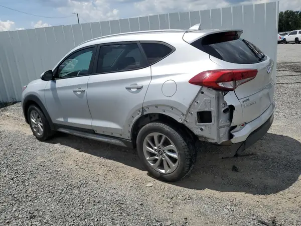 KM8J33A40JU689753 2018 HYUNDAI TUCSON - Image 2
