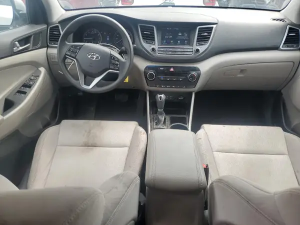 KM8J33A40JU689753 2018 HYUNDAI TUCSON - Image 8