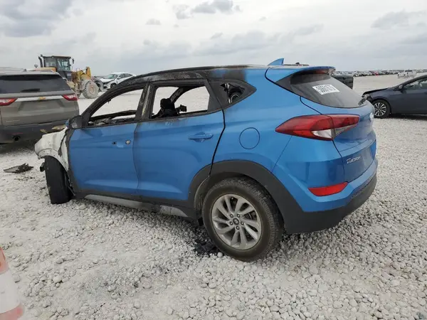 KM8J33A40JU689851 2018 HYUNDAI TUCSON - Image 2