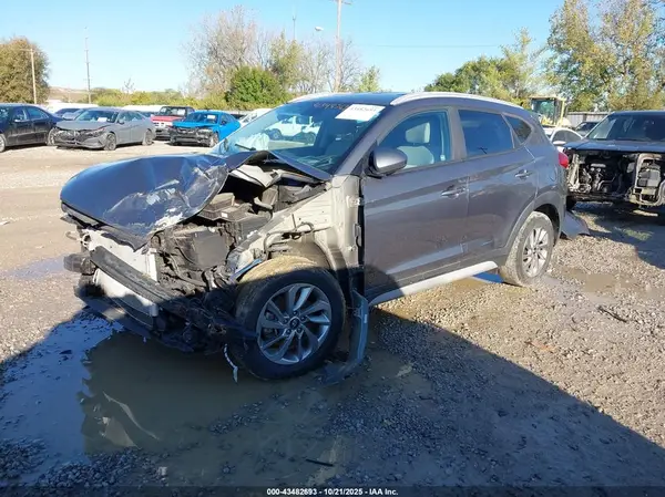 KM8J33A40JU690367 2018 HYUNDAI TUCSON - Image 2