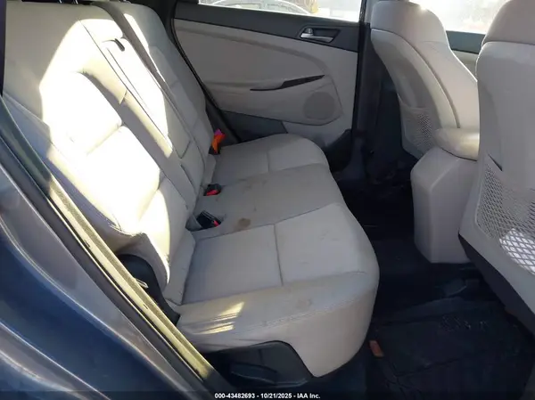 KM8J33A40JU690367 2018 HYUNDAI TUCSON - Image 8