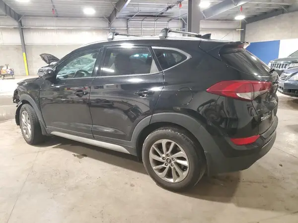 KM8J33A40JU696928 2018 HYUNDAI TUCSON - Image 2