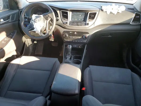 KM8J33A40JU697920 2018 HYUNDAI TUCSON - Image 8
