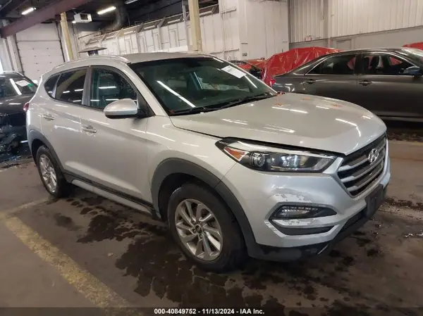 KM8J33A40JU700511 2018 HYUNDAI TUCSON - Image 1