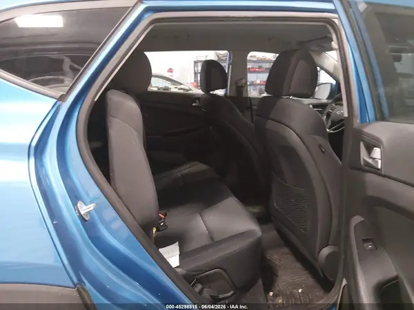 KM8J33A40JU704090 2018 HYUNDAI TUCSON - Image 8