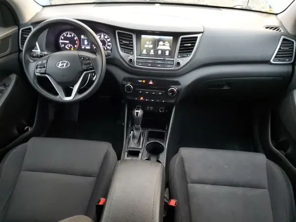 KM8J33A40JU704722 2018 HYUNDAI TUCSON - Image 8