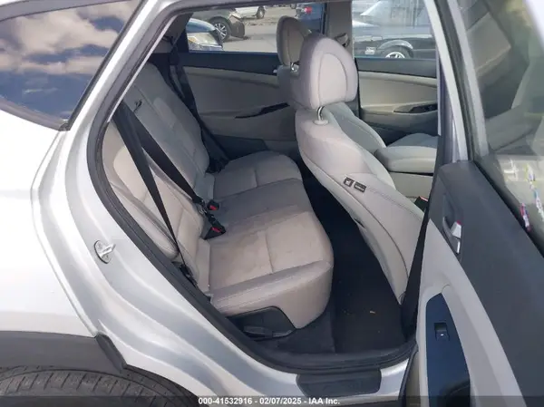 KM8J33A40JU710519 2018 HYUNDAI TUCSON - Image 8