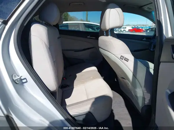 KM8J33A40JU710939 2018 HYUNDAI TUCSON - Image 8