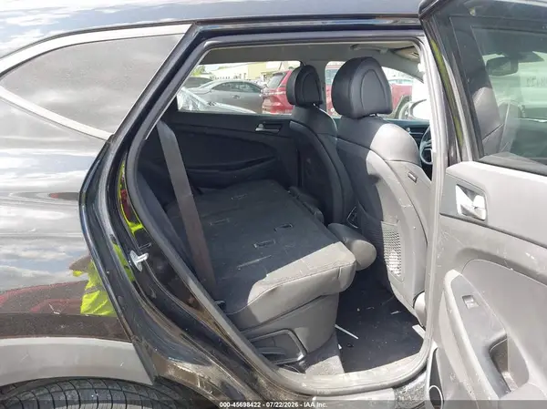 KM8J33A40JU713694 2018 HYUNDAI TUCSON - Image 8