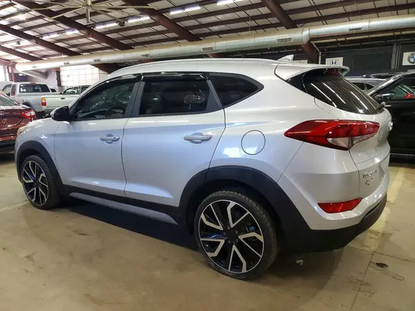 KM8J33A40JU713856 2018 HYUNDAI TUCSON - Image 2